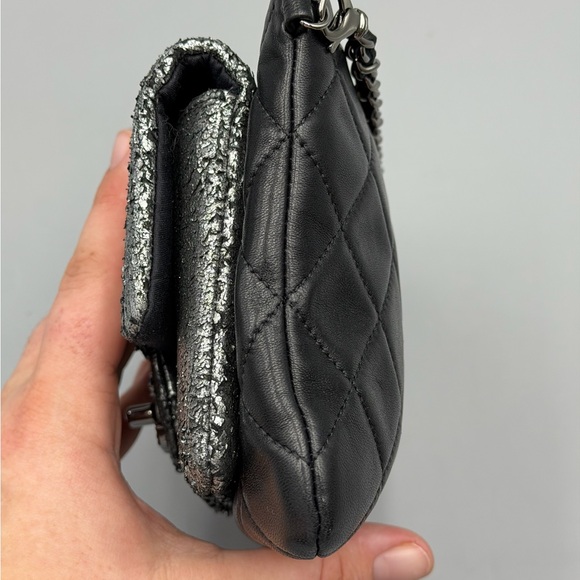 Chanel Mixed Metallic and lambskin double Pochette - Picture 5 of 13